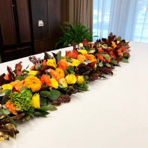 Осенняя цветочная композиция на праздничный стол